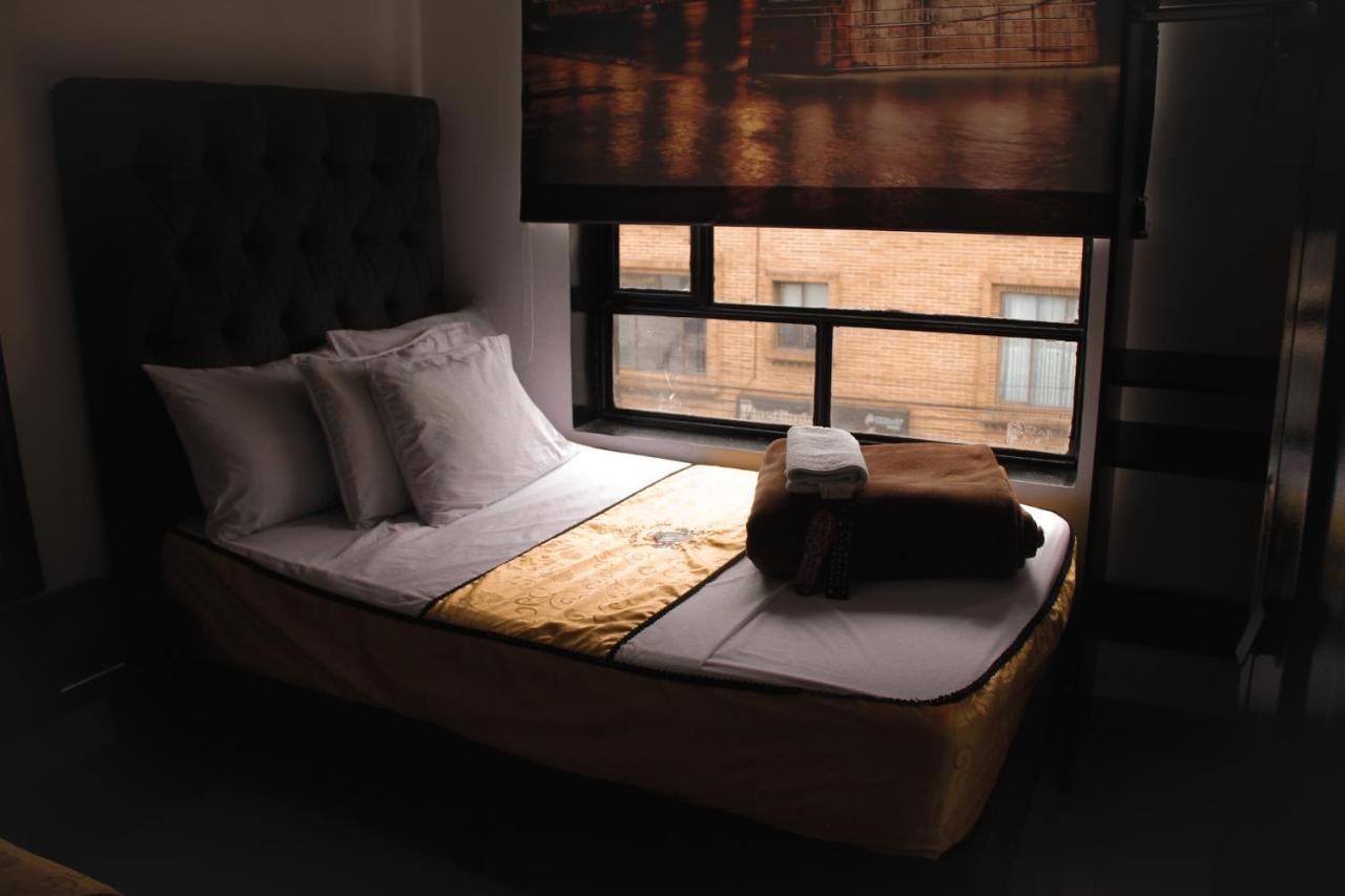 Hotel Windsor Castle Bogotá Extérieur photo