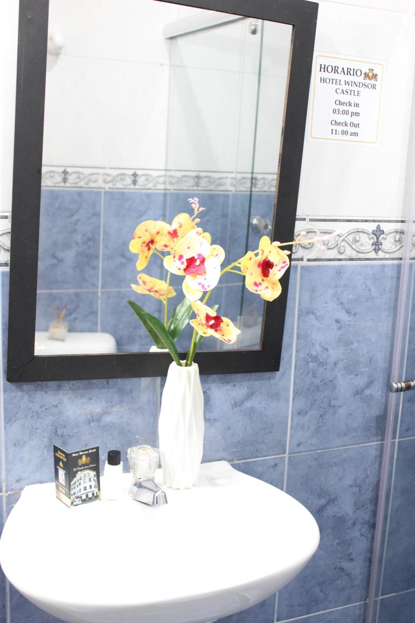 Hotel Windsor Castle Bogotá Extérieur photo