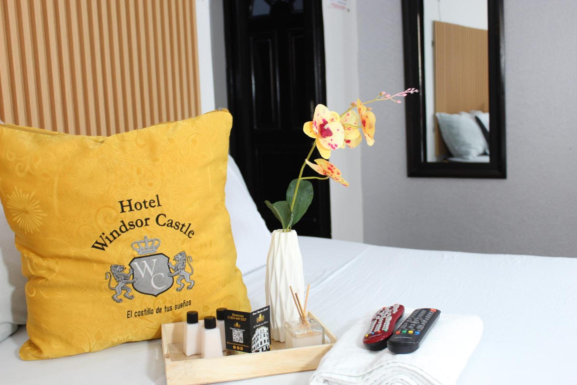 Hotel Windsor Castle Bogotá Extérieur photo