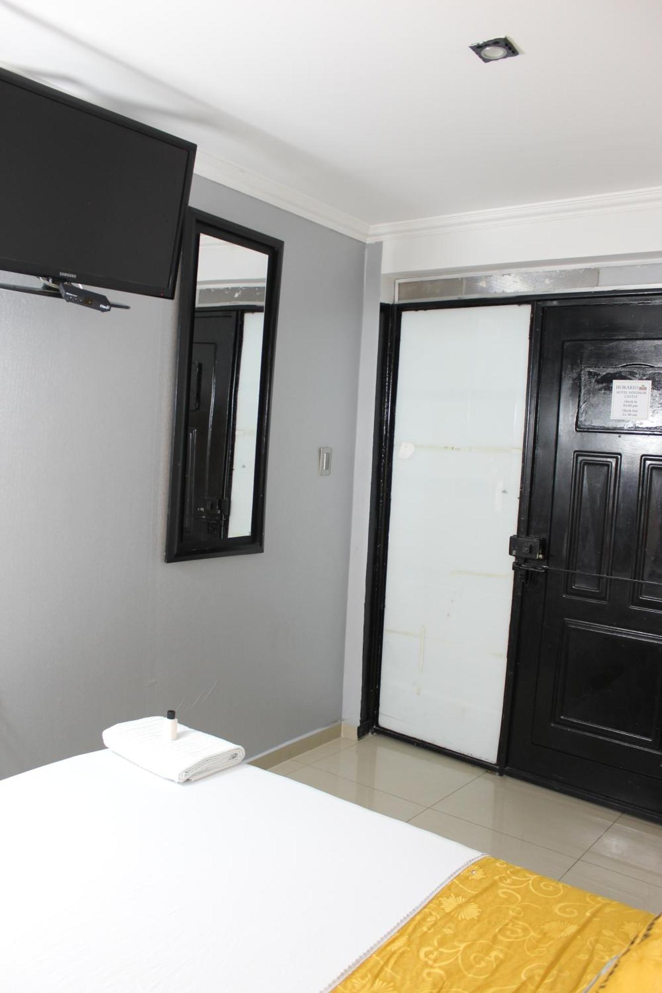 Hotel Windsor Castle Bogotá Extérieur photo